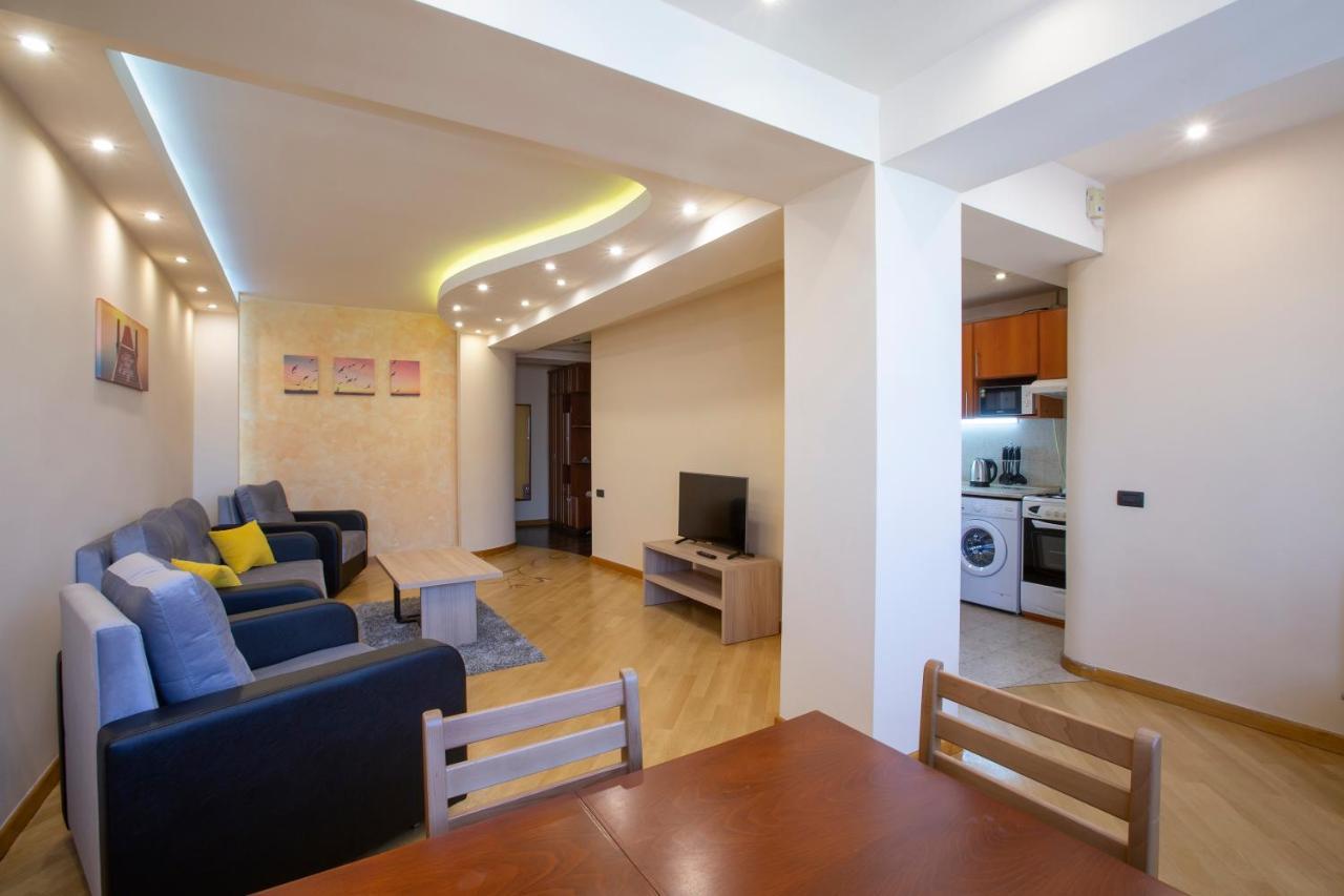 Umba Apartment N4 - Balcony And Mount Ararat View Jerevan Buitenkant foto