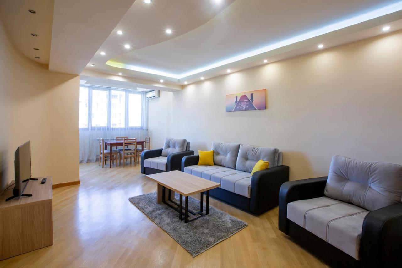 Umba Apartment N4 - Balcony And Mount Ararat View Jerevan Buitenkant foto
