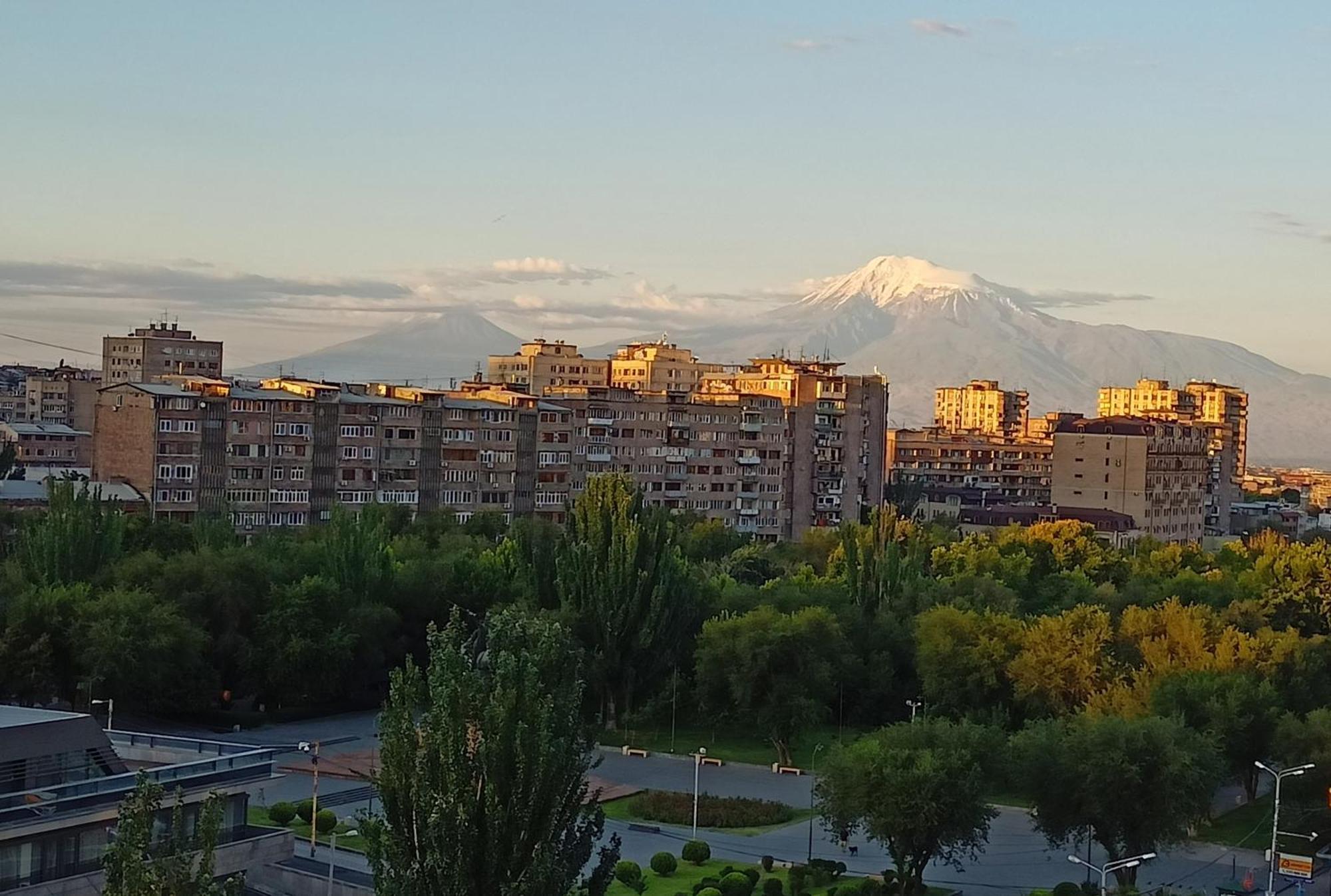 Umba Apartment N4 - Balcony And Mount Ararat View Jerevan Buitenkant foto